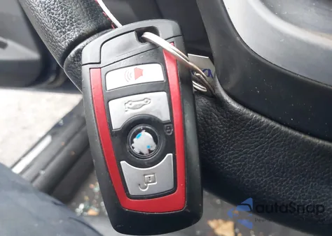 2013 BMW 335I из США, поврежденный, VIN WBA3A9C55DF475617